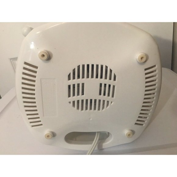 Cuisinart Frozen Yogurt Ice Cream & Sorbet Maker -MAKES 1.5 QUARTS /AUTOMATIC‎ - Picture 4 of 7